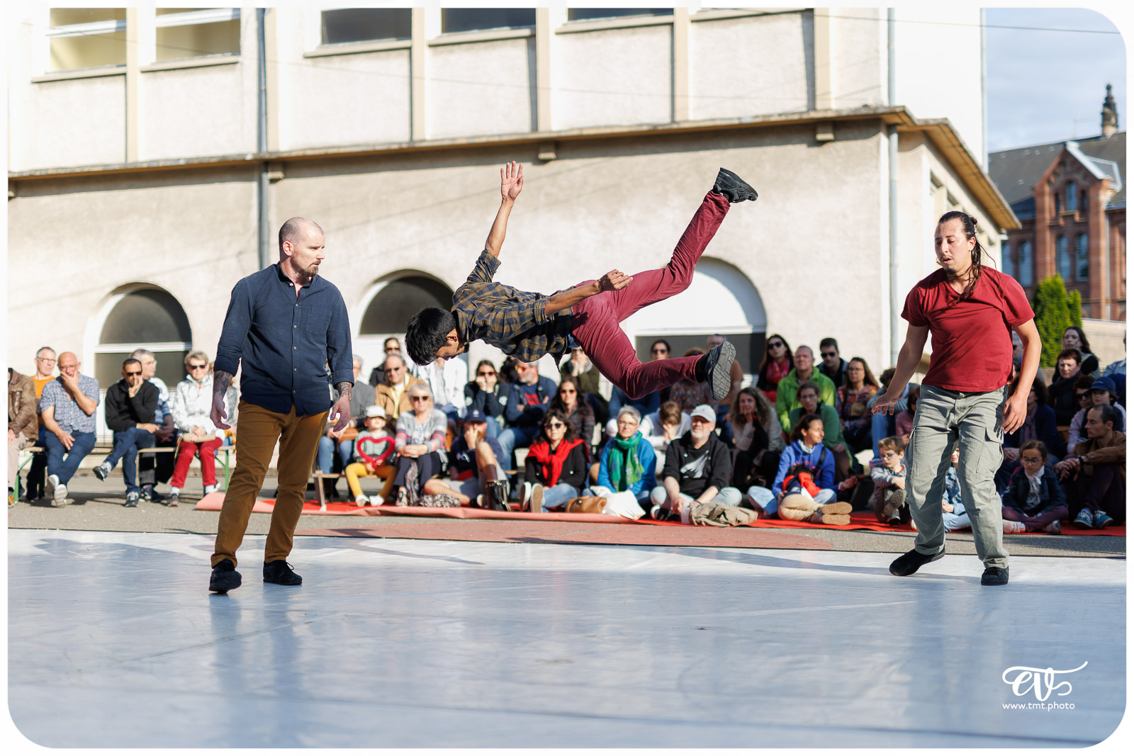 NO MAN'S LAND (CIE DARUMA)